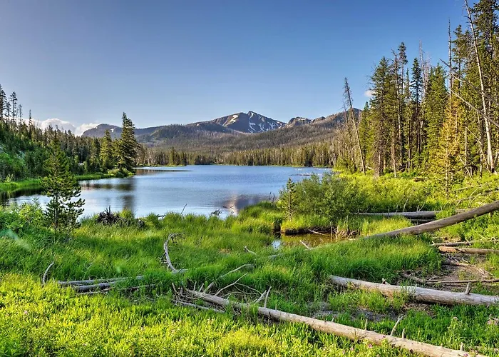 Kayaks & Views: Yellowstone River In Holiday home Clark